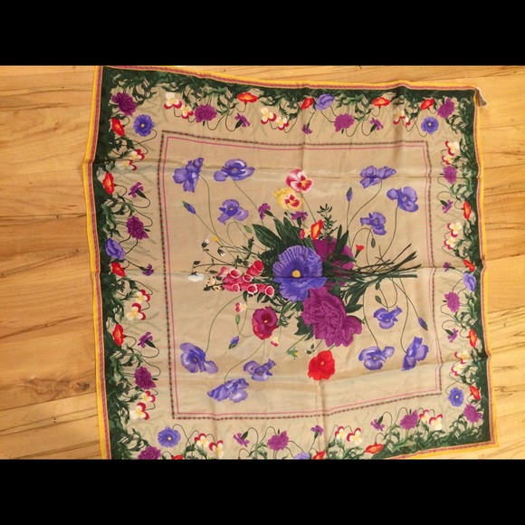 Gorgeous Vintage Liz Claiborne silk scarf- floral - Picture 5 of 7